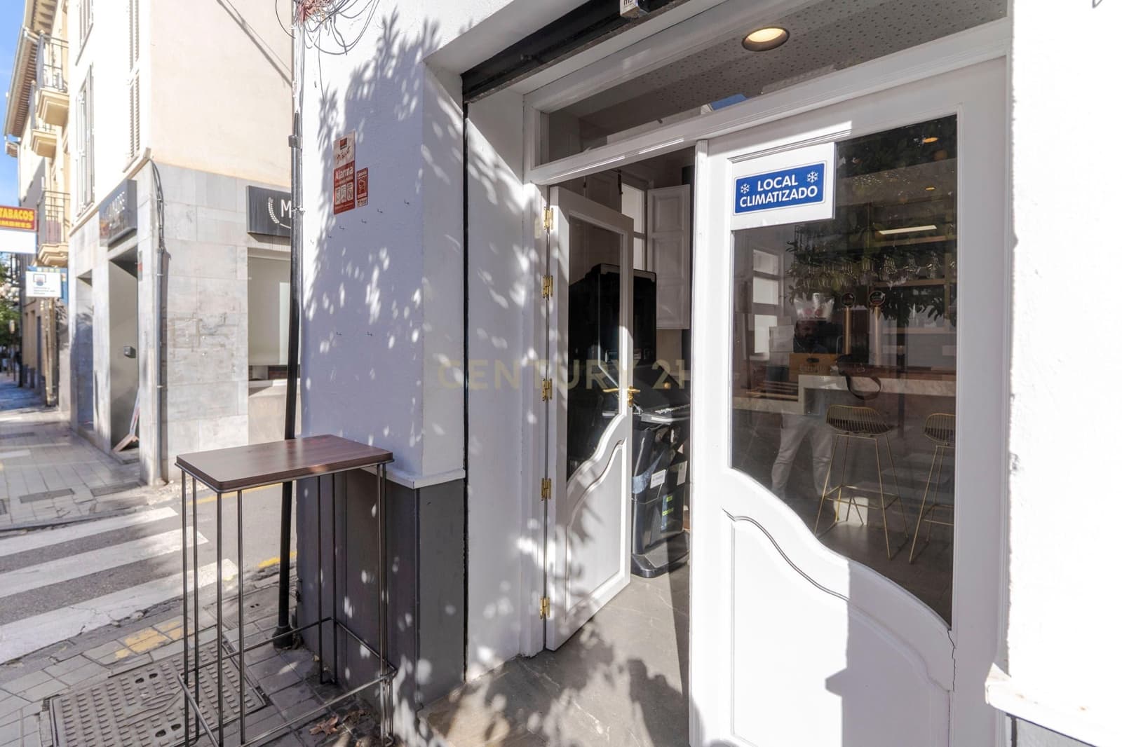 Commercial for sale in Granada city - € 55,000 (Ref: 9503444)