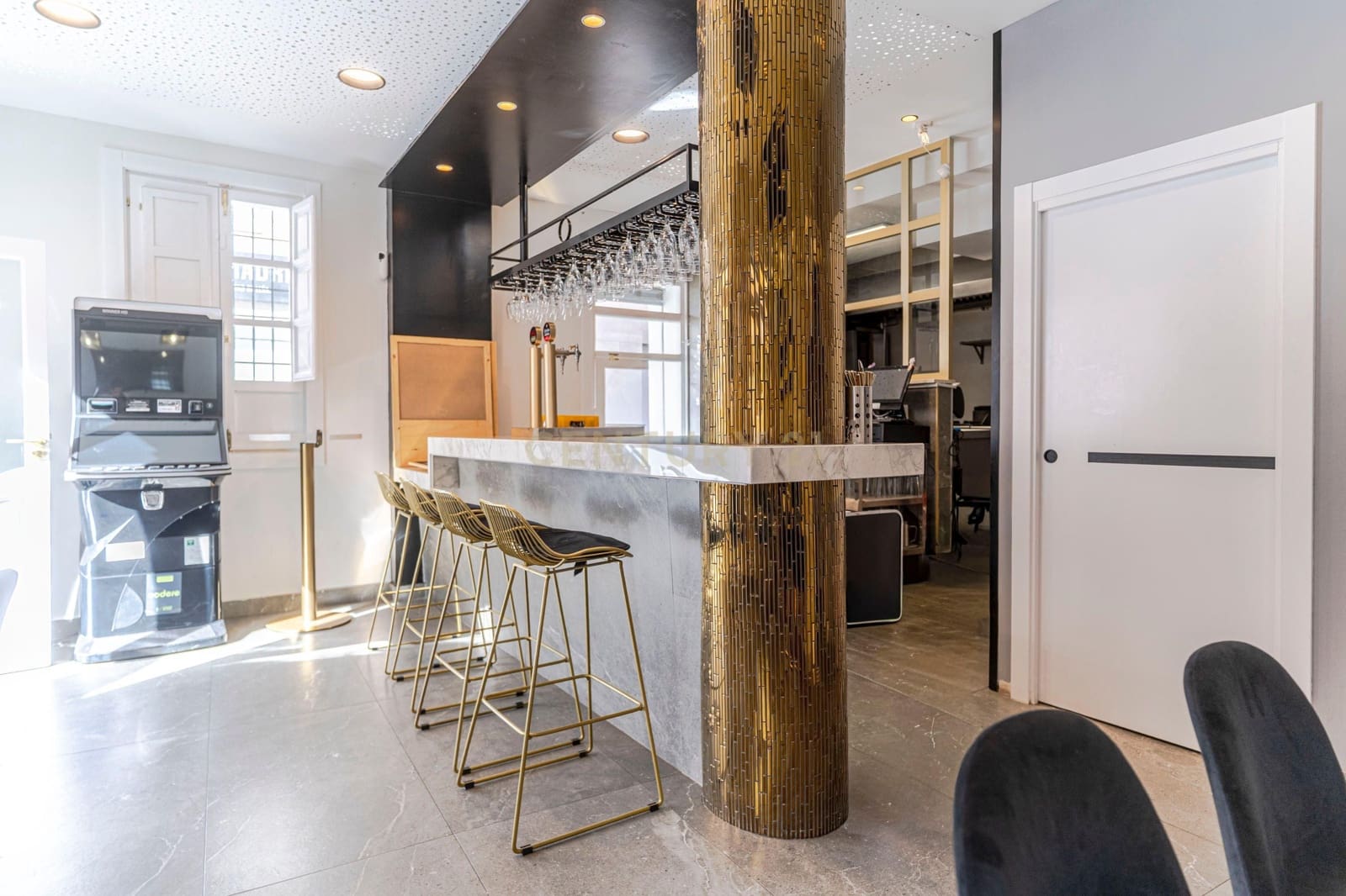 Commercial for sale in Granada city - € 55,000 (Ref: 9503444)