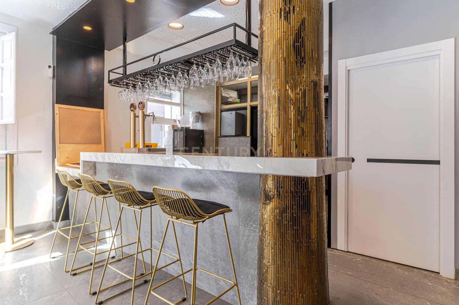 Commercial for sale in Granada city - € 55,000 (Ref: 9503444)