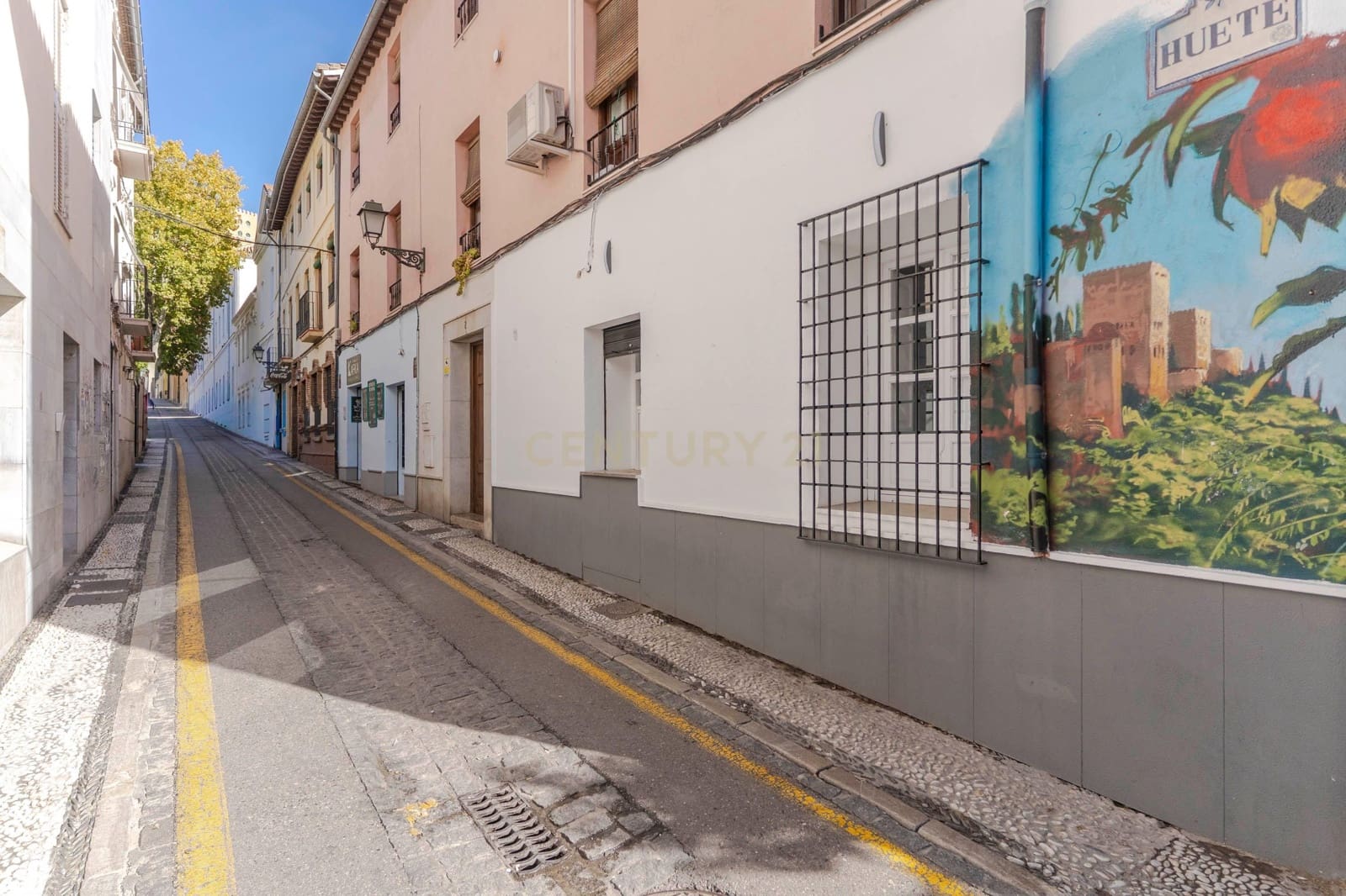 Commercial for sale in Granada city - € 55,000 (Ref: 9503444)