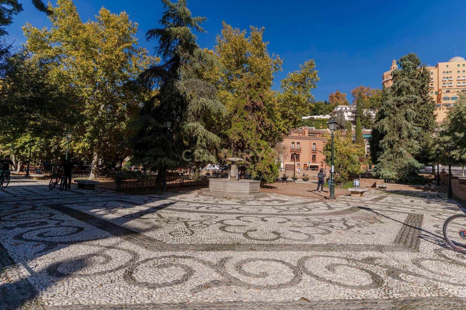 Commercial for sale in Granada city - € 55,000 (Ref: 9503444)