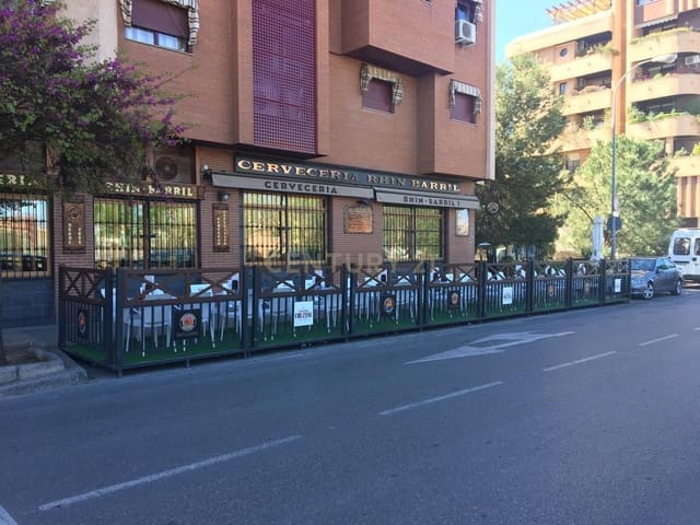 Commercieel te koop in Cervantes, Granada stad - € 230.000 (Ref: 9503445)