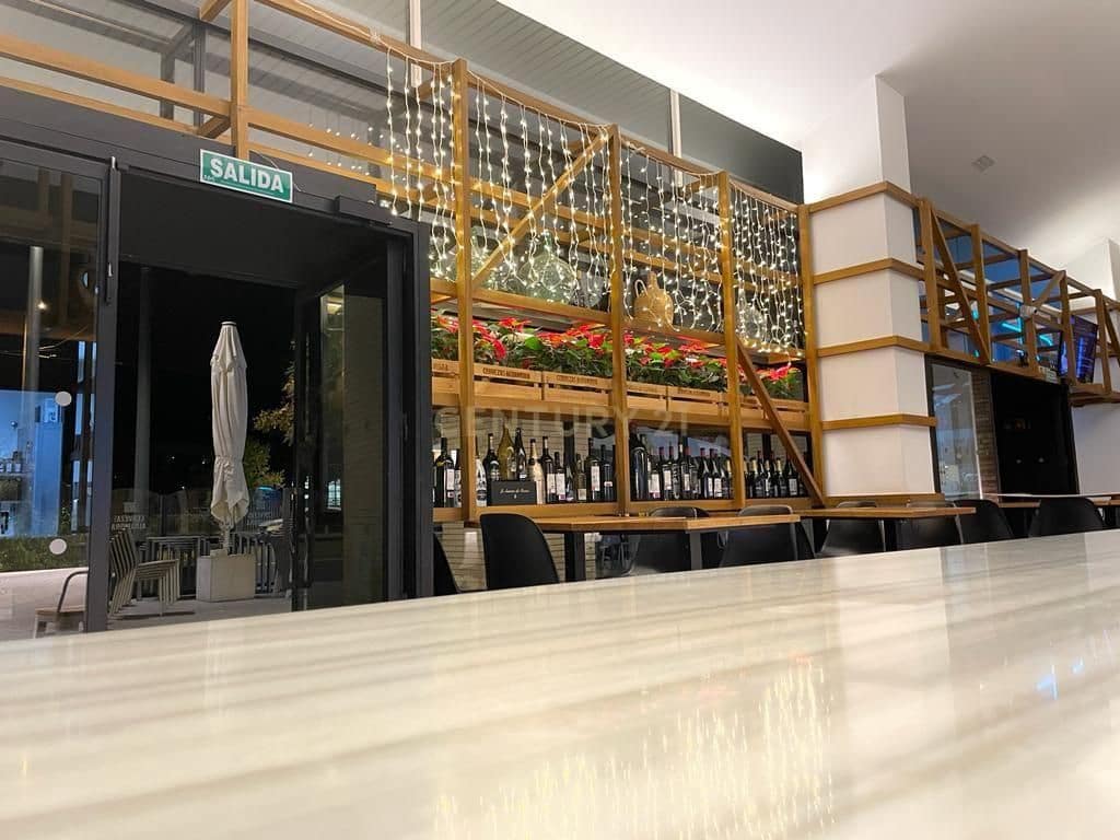 Komercyjne na sprzedaż w Miasto Grenada - 79 000 € (Ref: 9503447)