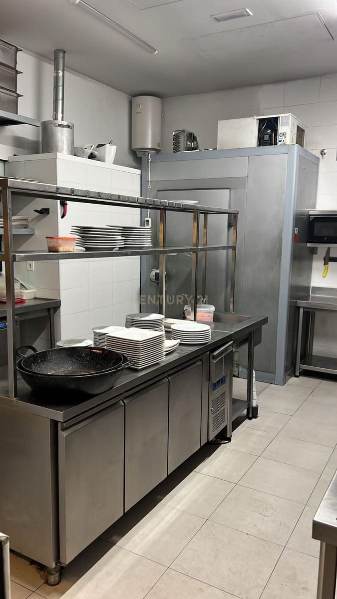 Komercyjne na sprzedaż w Miasto Grenada - 79 000 € (Ref: 9503447)