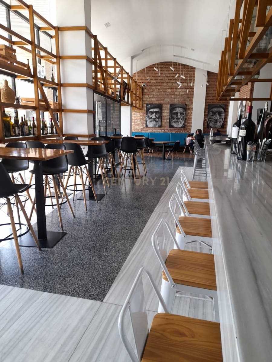 Komercyjne na sprzedaż w Miasto Grenada - 79 000 € (Ref: 9503447)