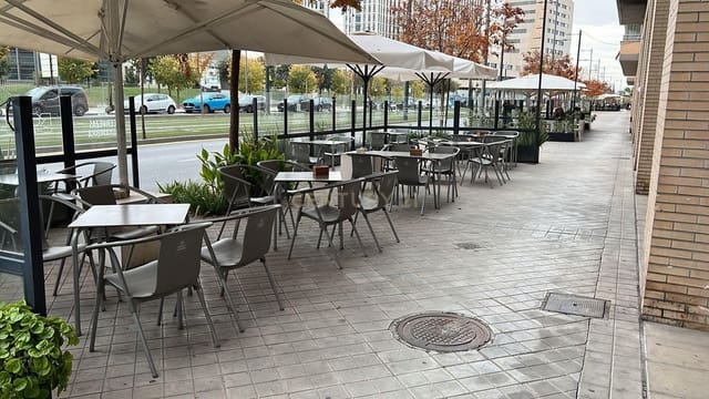 Komercyjne na sprzedaż w Campus de la Salud, Miasto Grenada - 79 000 € (Ref: 9503447)