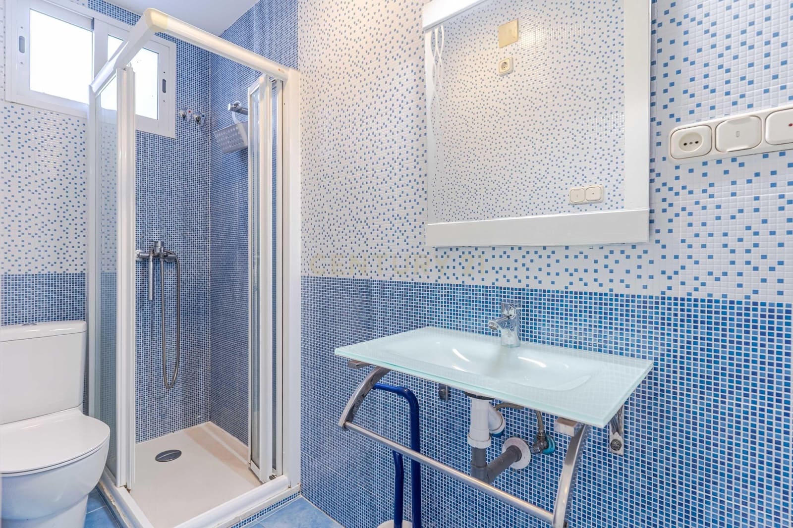 2 sovrum Lägenhet till salu i Granada stad med garage - 260 000 € (Ref: 9503448)