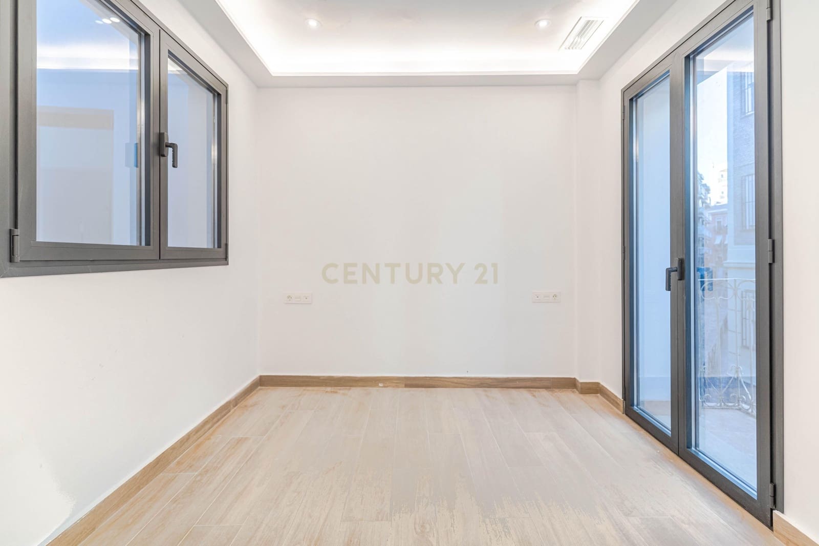 5 sypialnia Biznes na sprzedaż w Miasto Grenada - 835 000 € (Ref: 9510155)