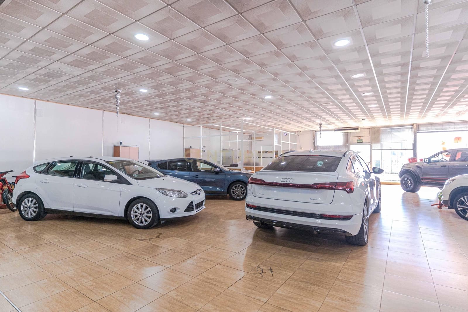 Kommersiell til salgs i Albolote - € 790 000 (Ref: 9524919)