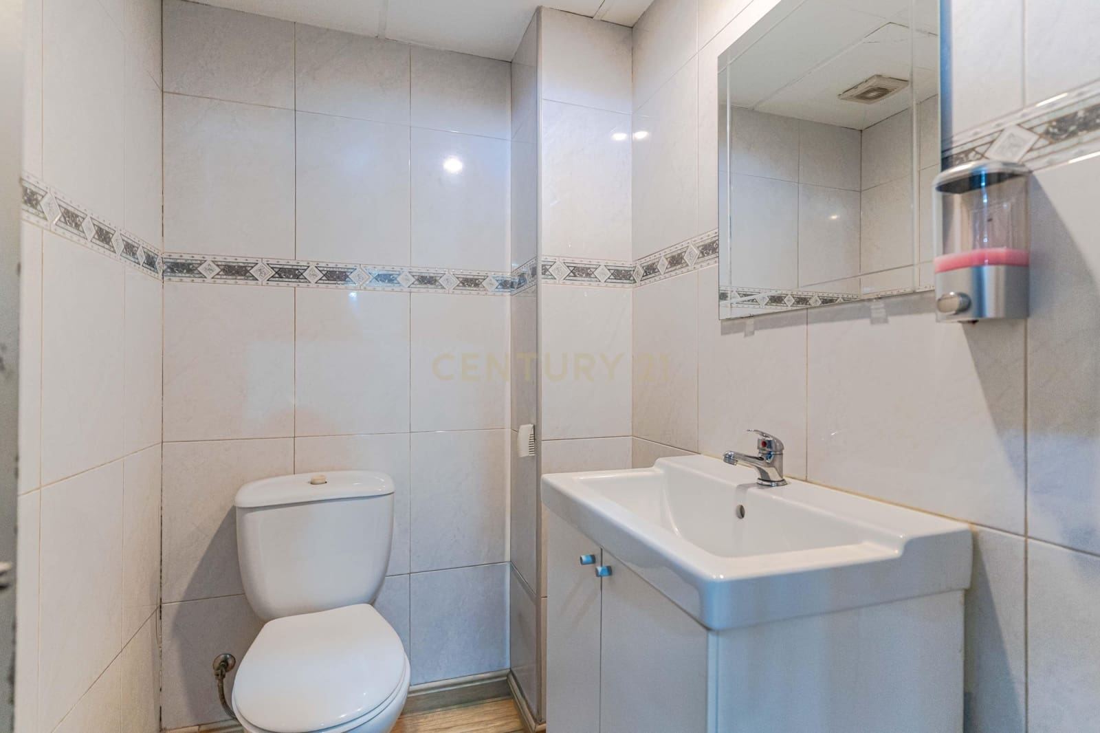 Kommersiell til salgs i Albolote - € 790 000 (Ref: 9524919)