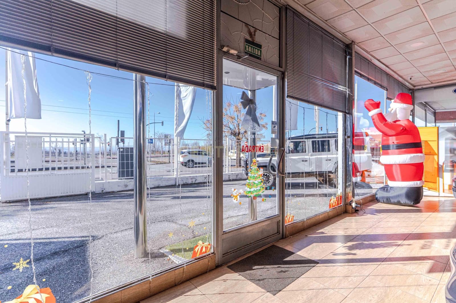 Kommersiell til salgs i Albolote - € 790 000 (Ref: 9524919)