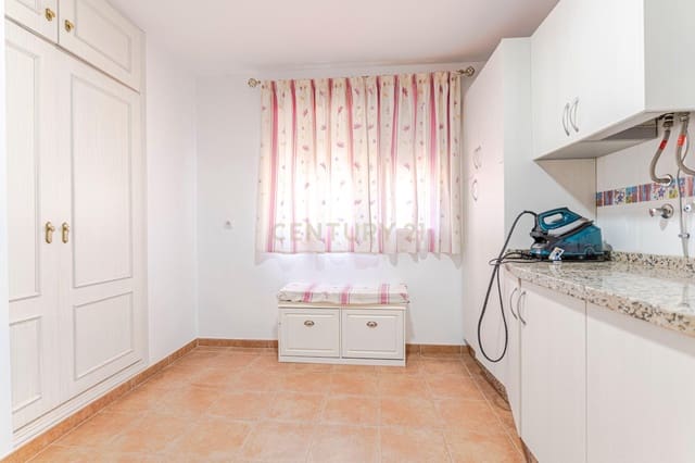 Chalet de 5 habitaciones en Almuñécar en venta con piscina - 750.000 € (Ref: 9531993)