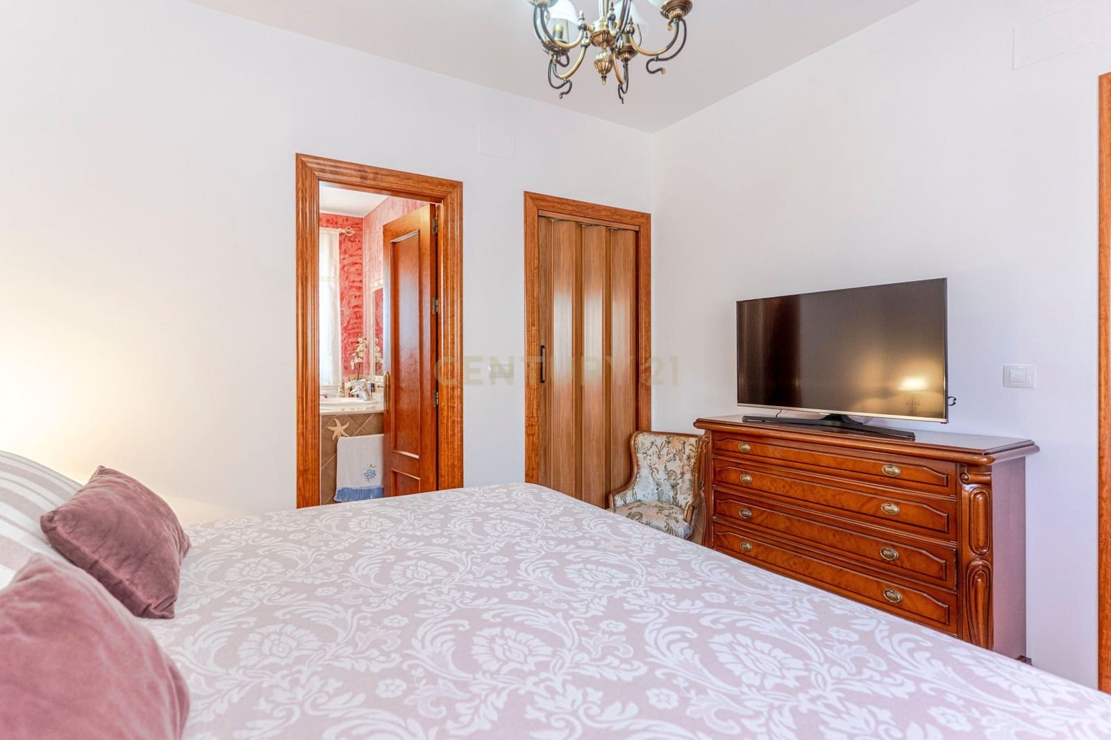 Chalet de 5 habitaciones en Almuñécar en venta con piscina - 750.000 € (Ref: 9531993)