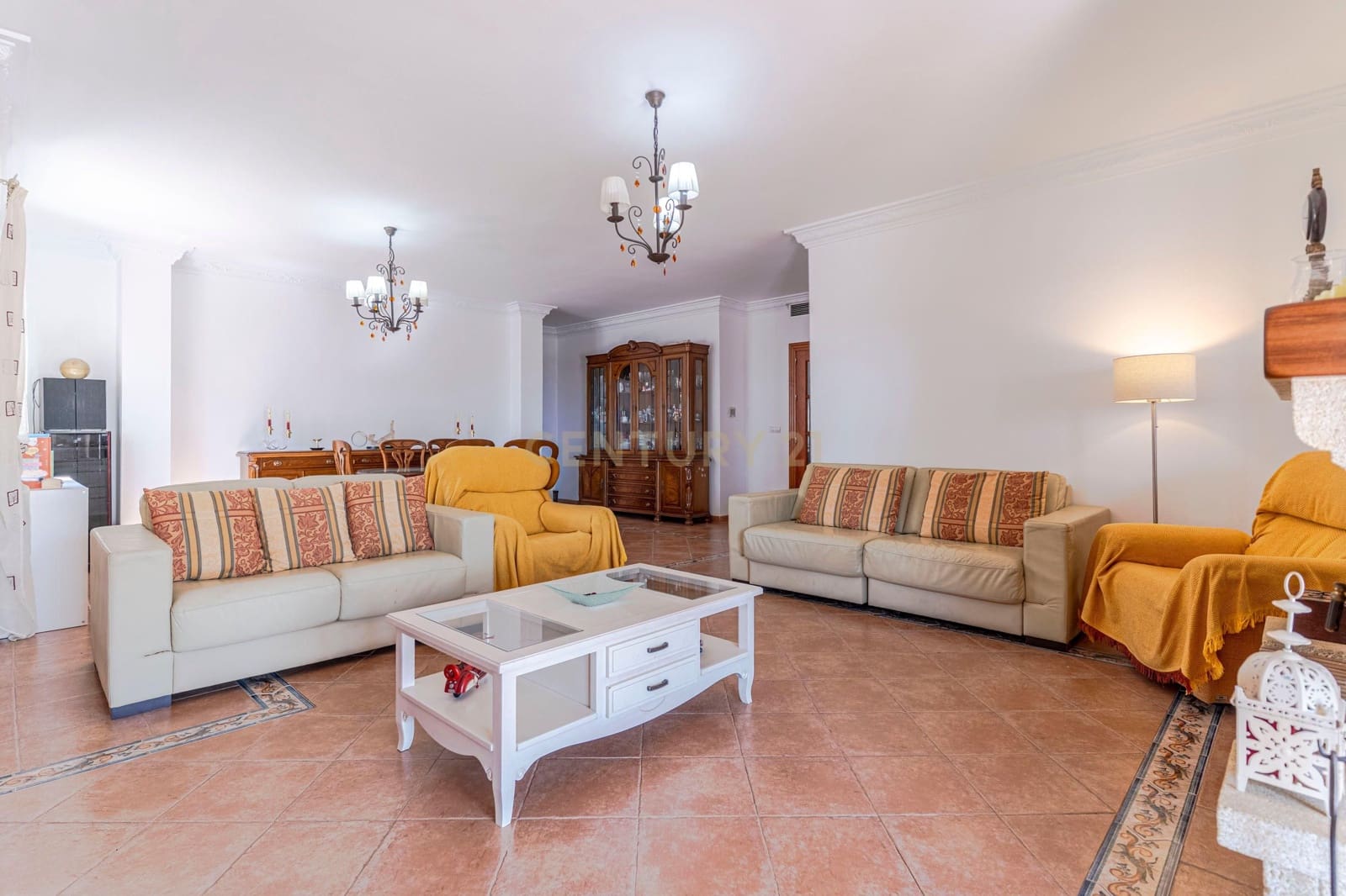 Chalet de 5 habitaciones en Almuñécar en venta con piscina - 750.000 € (Ref: 9531993)