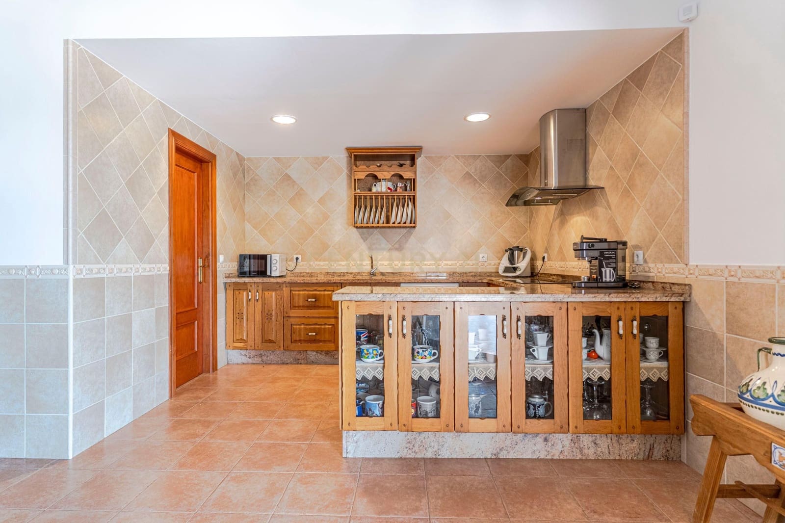 Chalet de 5 habitaciones en Almuñécar en venta con piscina - 750.000 € (Ref: 9531993)