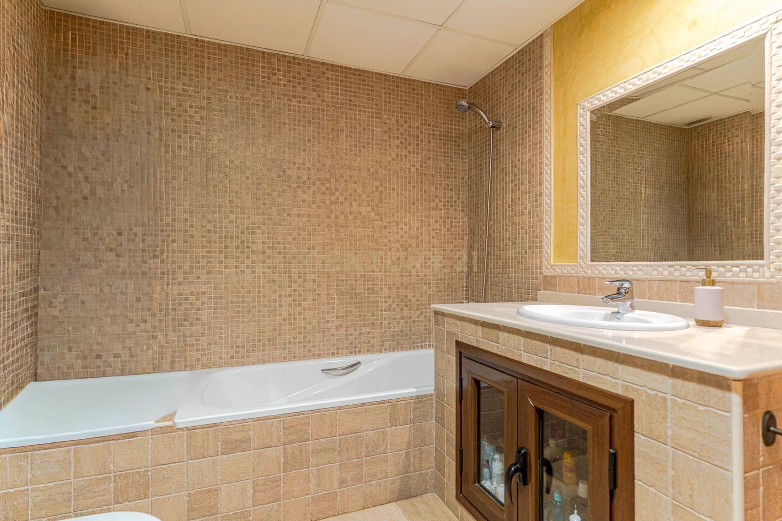 Chalet de 5 habitaciones en Almuñécar en venta con piscina - 750.000 € (Ref: 9531993)