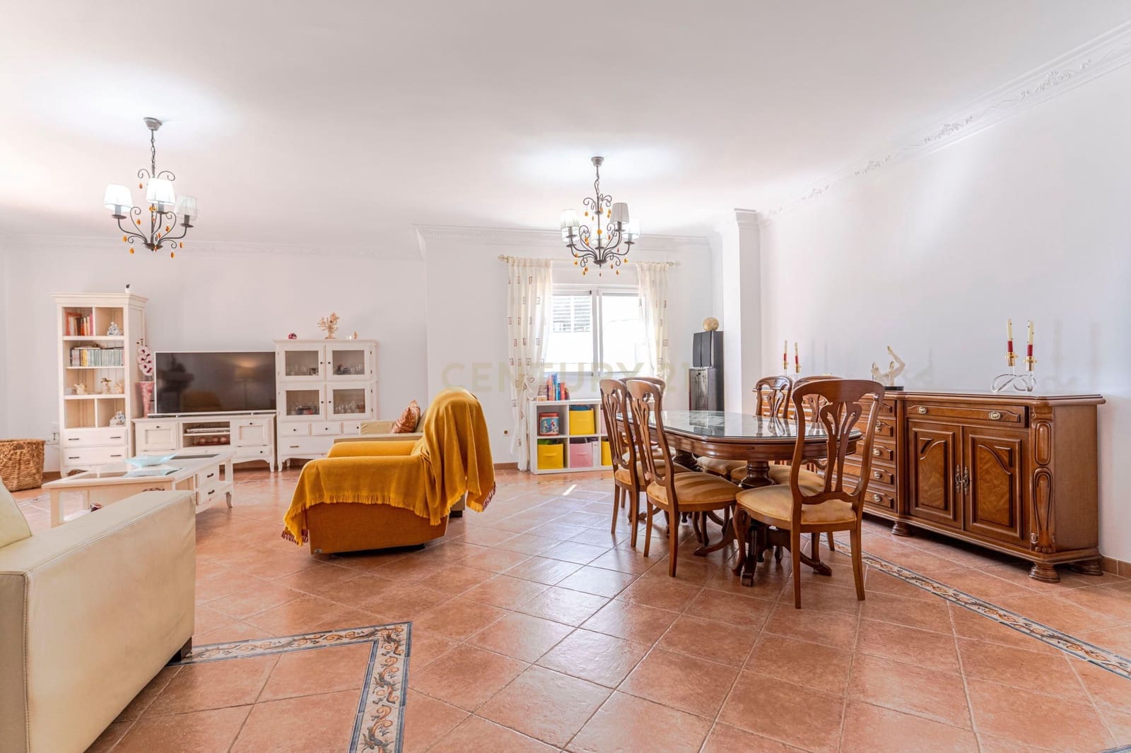 Chalet de 5 habitaciones en Almuñécar en venta con piscina - 750.000 € (Ref: 9531993)