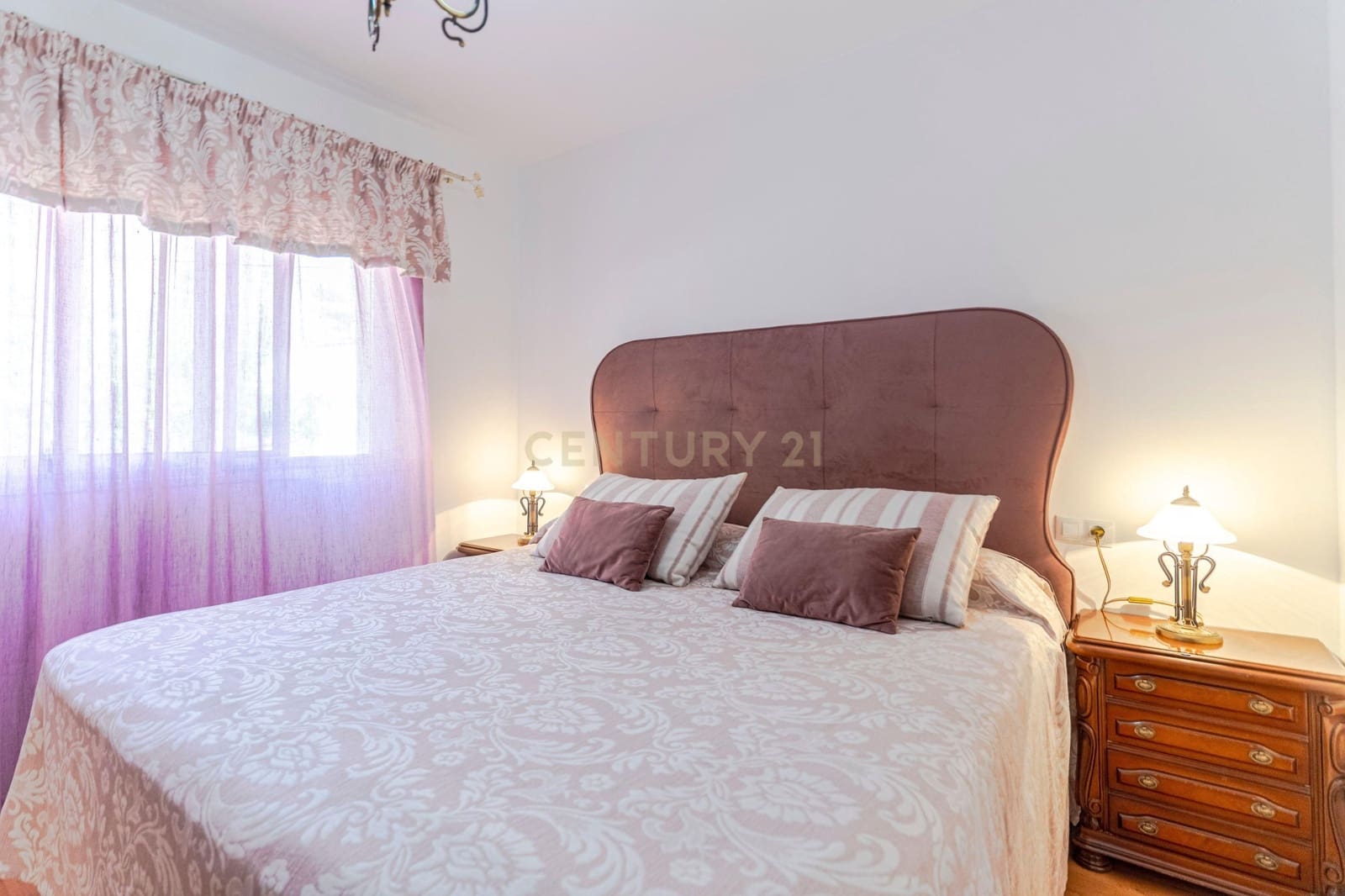 Chalet de 5 habitaciones en Almuñécar en venta con piscina - 750.000 € (Ref: 9531993)