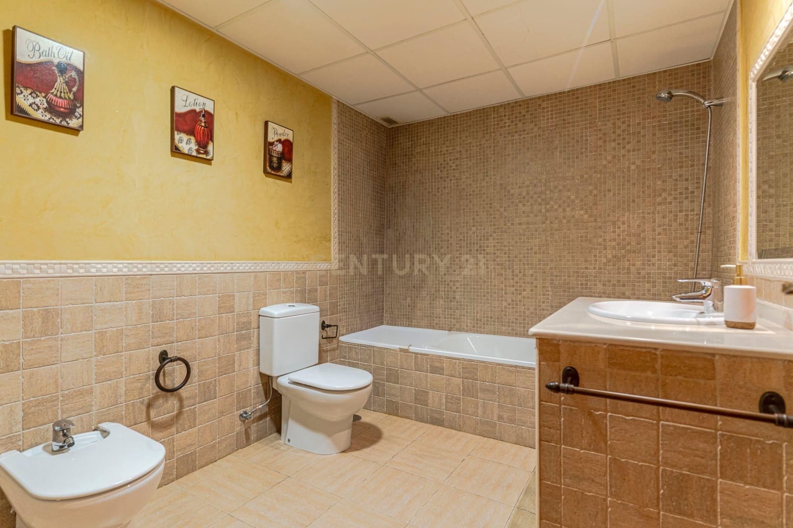 Chalet de 5 habitaciones en Almuñécar en venta con piscina - 750.000 € (Ref: 9531993)