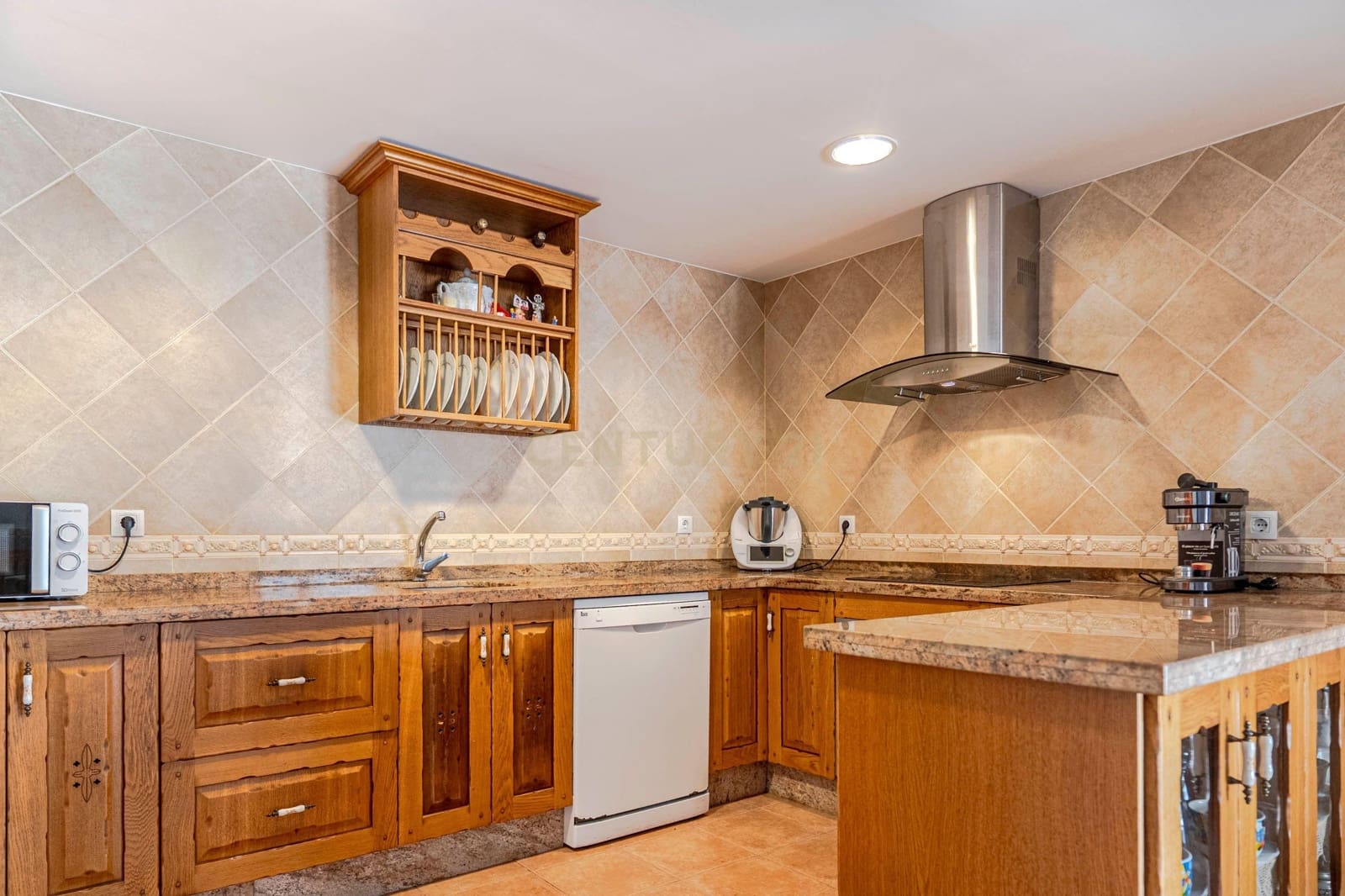 Chalet de 5 habitaciones en Almuñécar en venta con piscina - 750.000 € (Ref: 9531993)