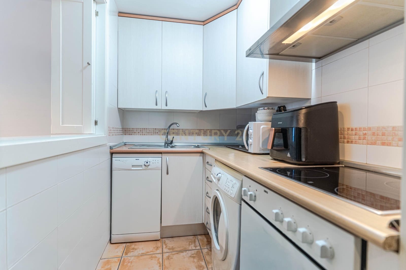 1 quarto Apartamento para venda em Velez de Benaudalla com piscina - 105 000 € (Ref: 9532876)