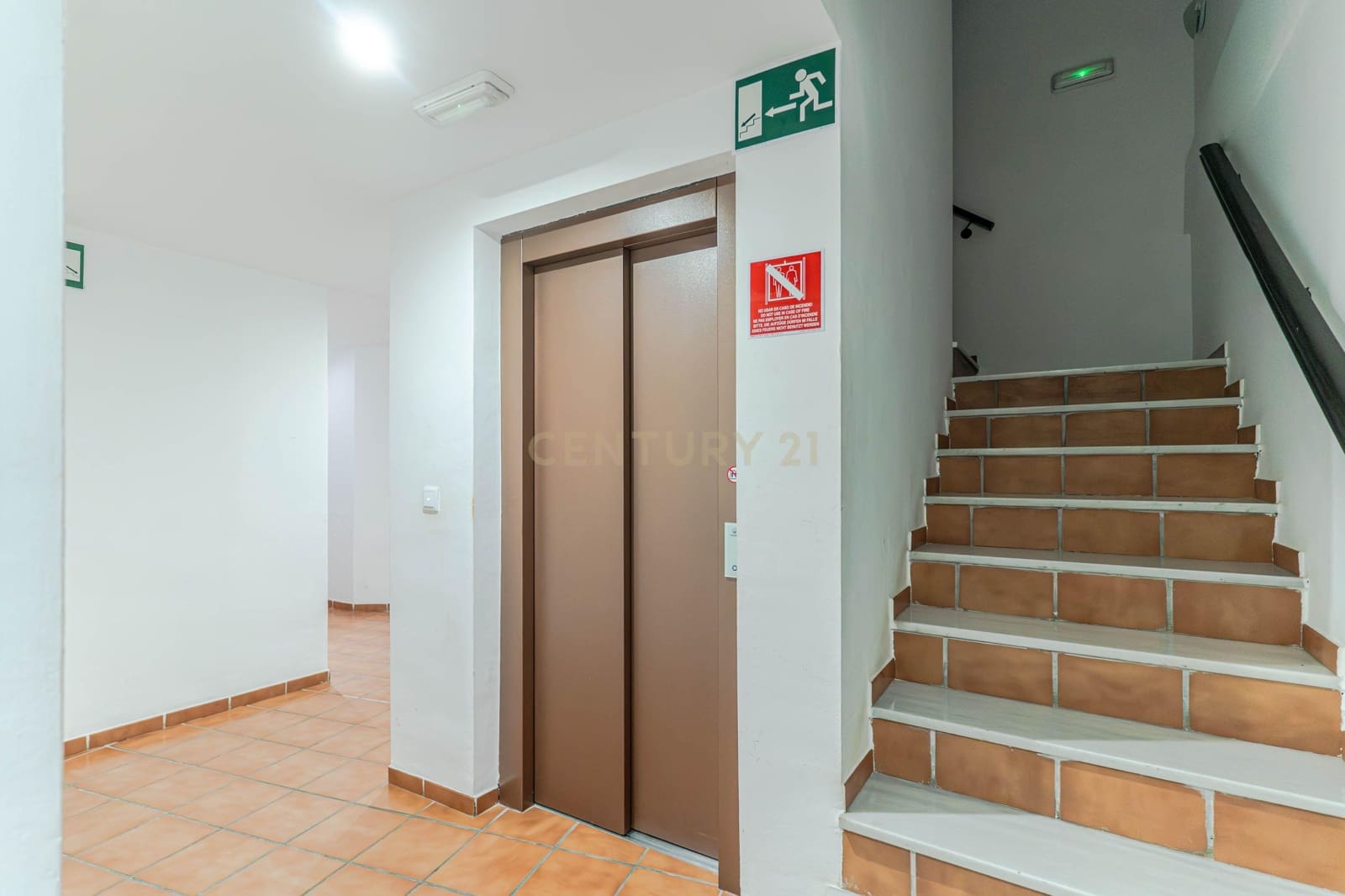 1 quarto Apartamento para venda em Velez de Benaudalla com piscina - 105 000 € (Ref: 9532876)