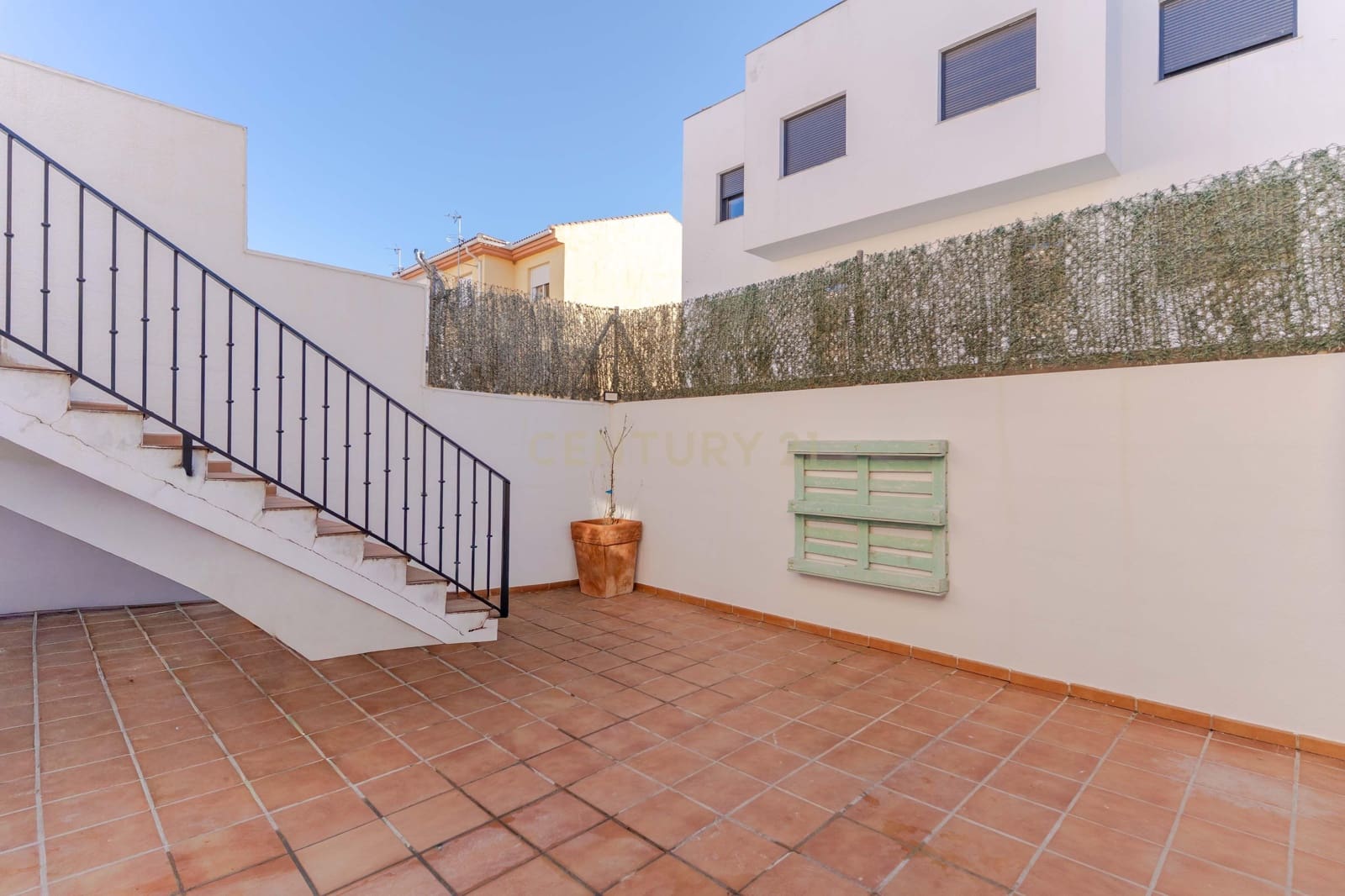 3 bedroom Townhouse for sale in Belicena with garage - € 219,000 (Ref: 9534824)