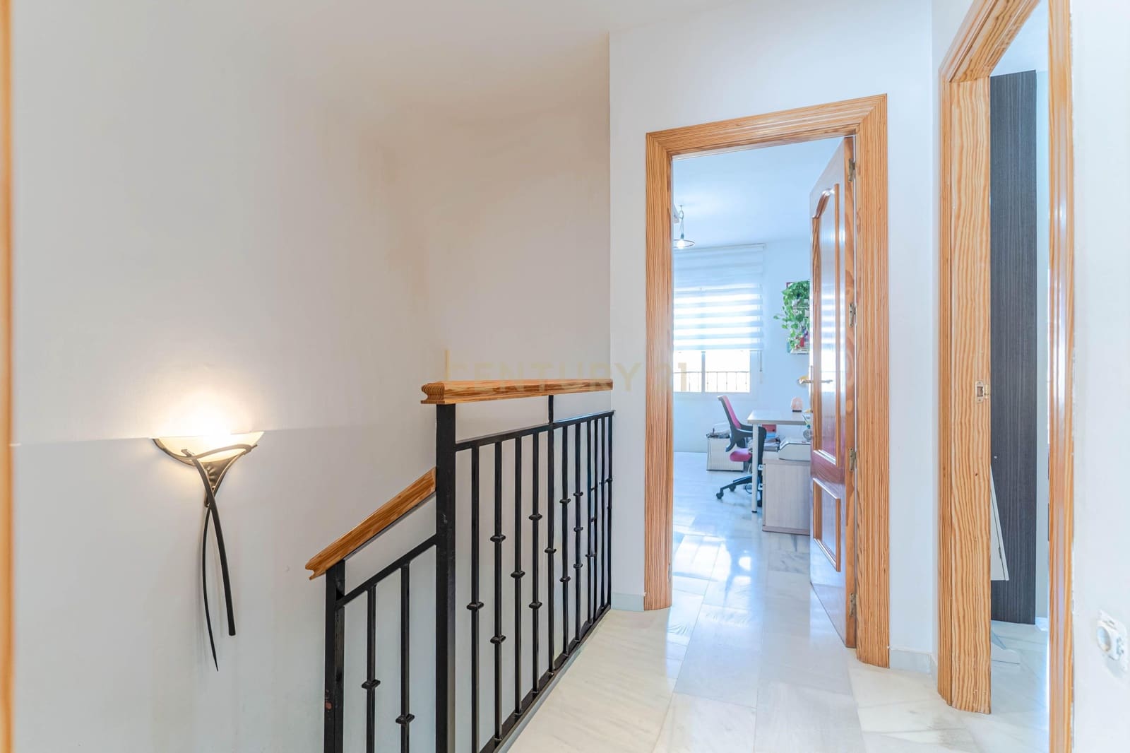 3 bedroom Townhouse for sale in Belicena with garage - € 219,000 (Ref: 9534824)