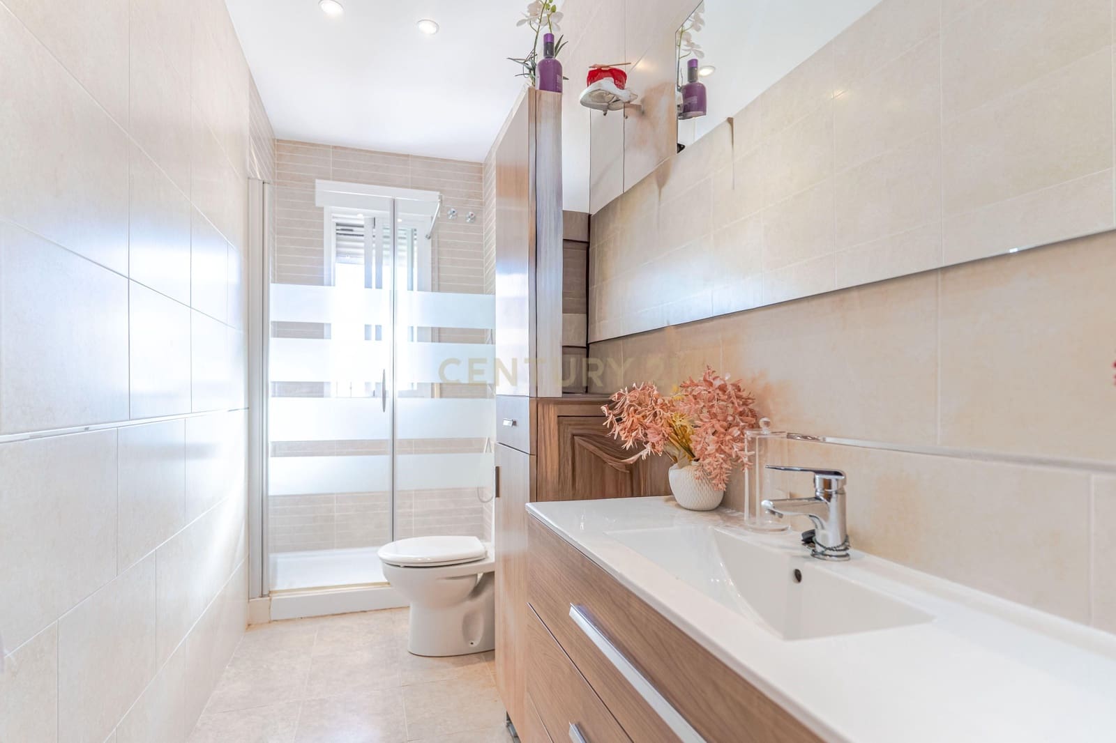 3 bedroom Townhouse for sale in Belicena with garage - € 219,000 (Ref: 9534824)