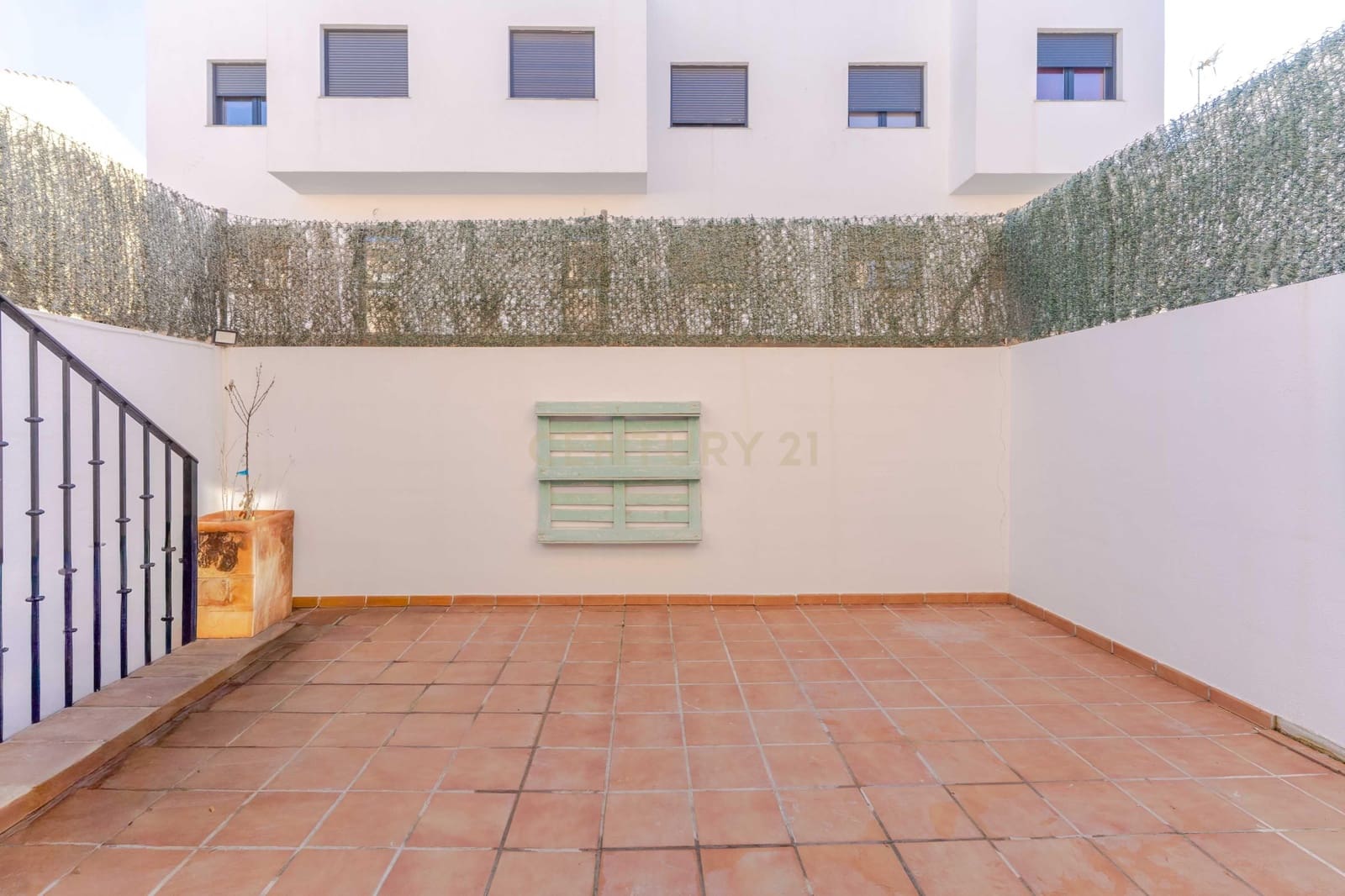 3 bedroom Townhouse for sale in Belicena with garage - € 219,000 (Ref: 9534824)