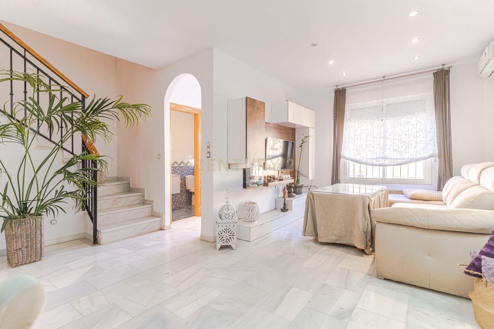 3 bedroom Townhouse for sale in Belicena with garage - € 219,000 (Ref: 9534824)