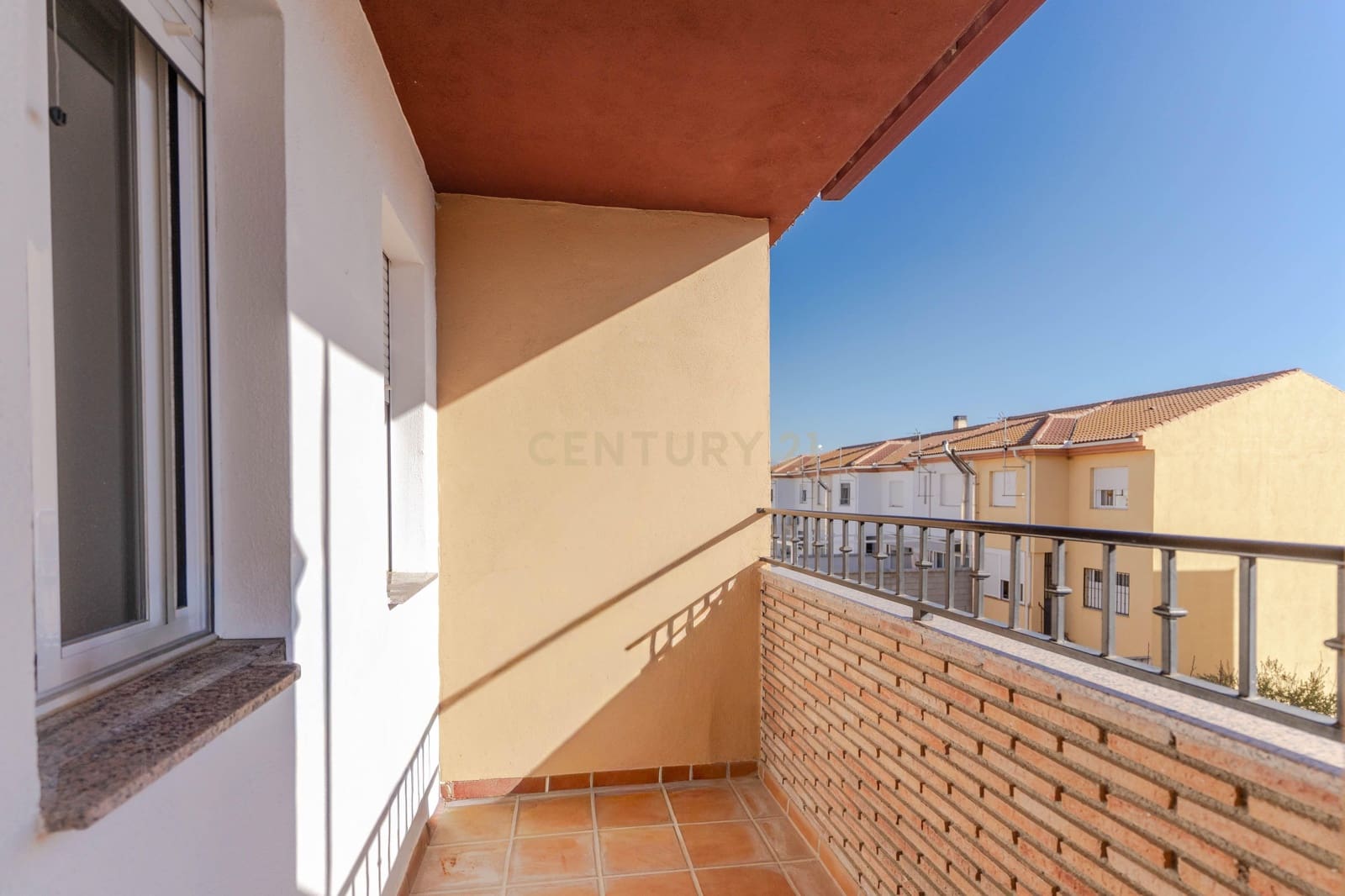 3 bedroom Townhouse for sale in Belicena with garage - € 219,000 (Ref: 9534824)