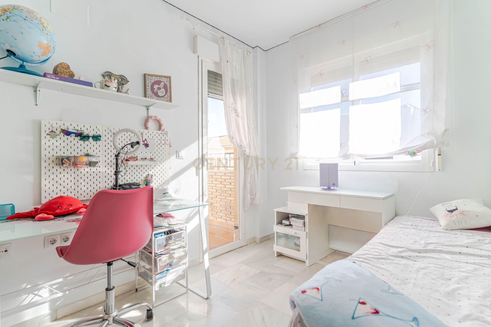 3 bedroom Townhouse for sale in Belicena with garage - € 219,000 (Ref: 9534824)