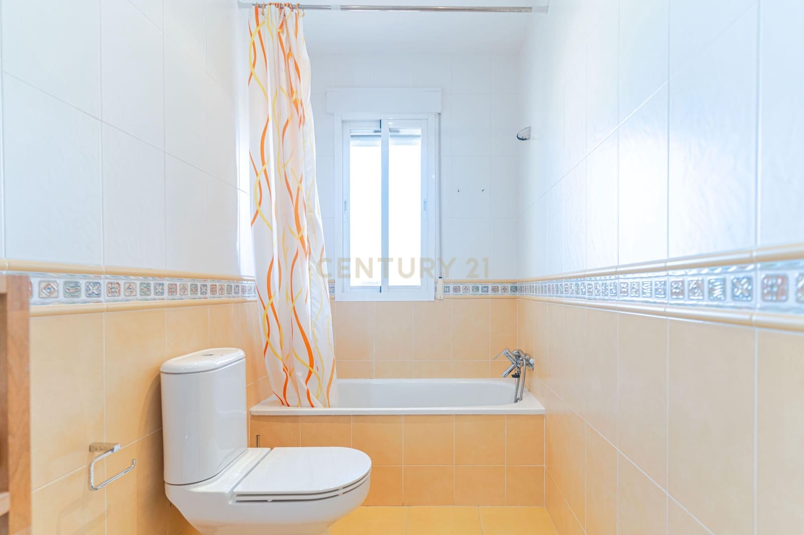 3 bedroom Townhouse for sale in Belicena with garage - € 219,000 (Ref: 9534824)