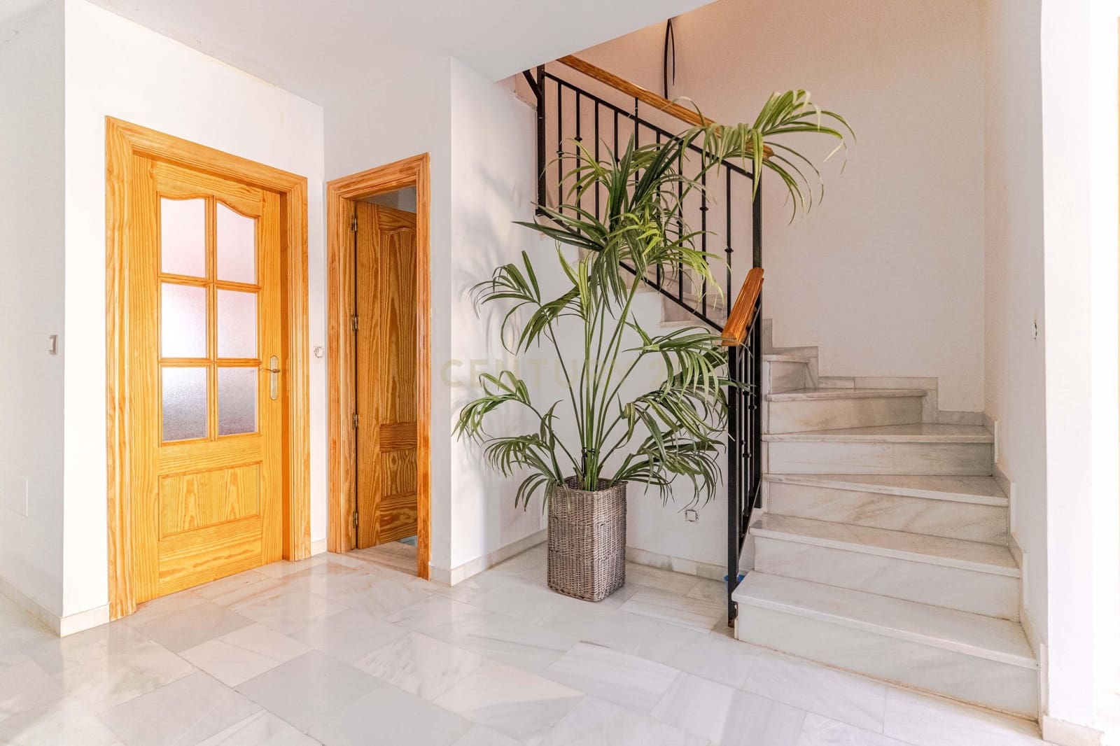 3 bedroom Townhouse for sale in Belicena with garage - € 219,000 (Ref: 9534824)