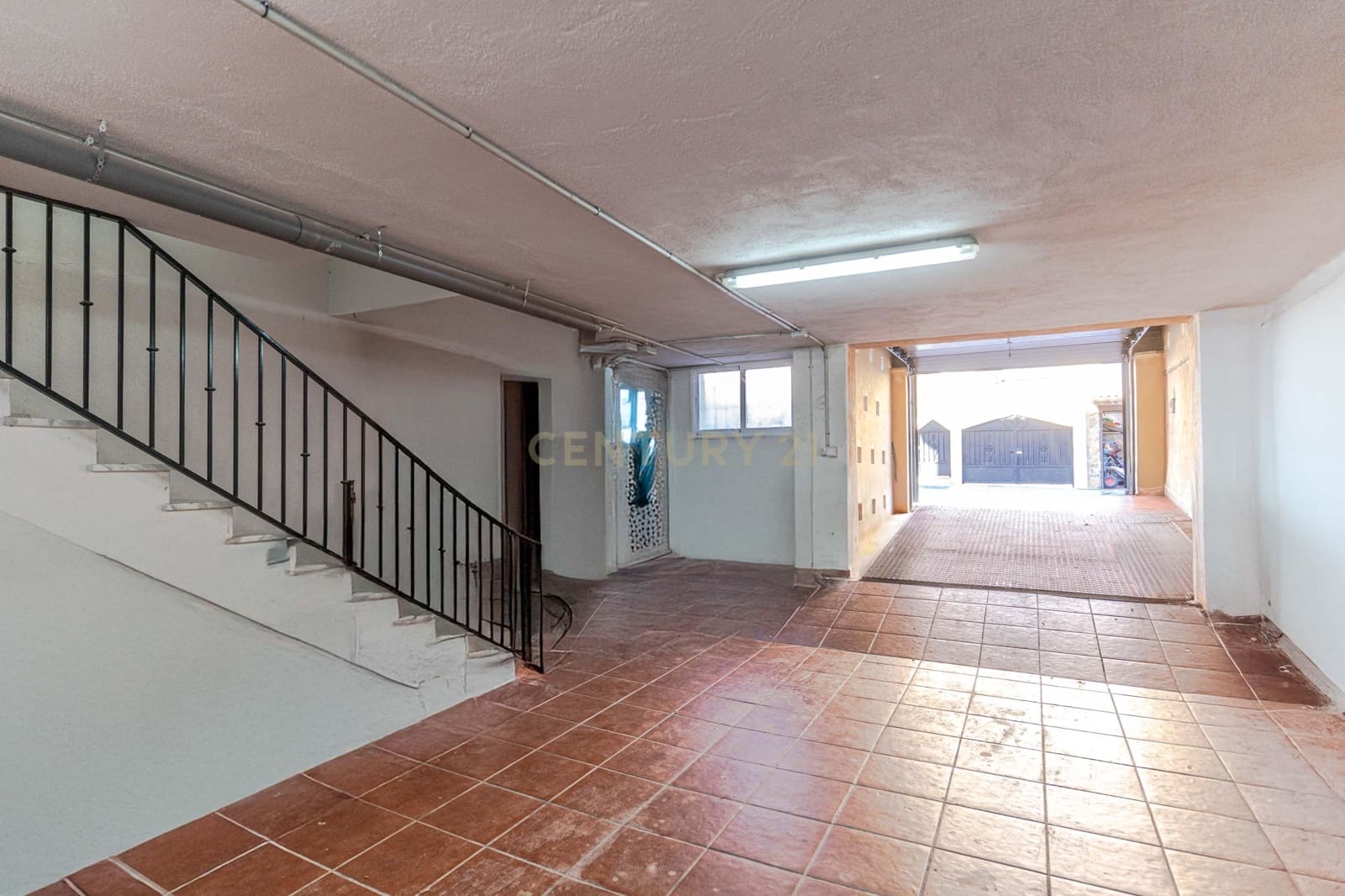 3 bedroom Townhouse for sale in Belicena with garage - € 219,000 (Ref: 9534824)