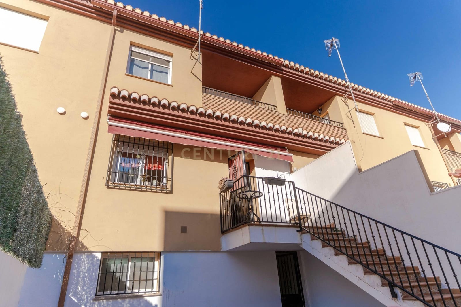 3 bedroom Townhouse for sale in Belicena with garage - € 219,000 (Ref: 9534824)