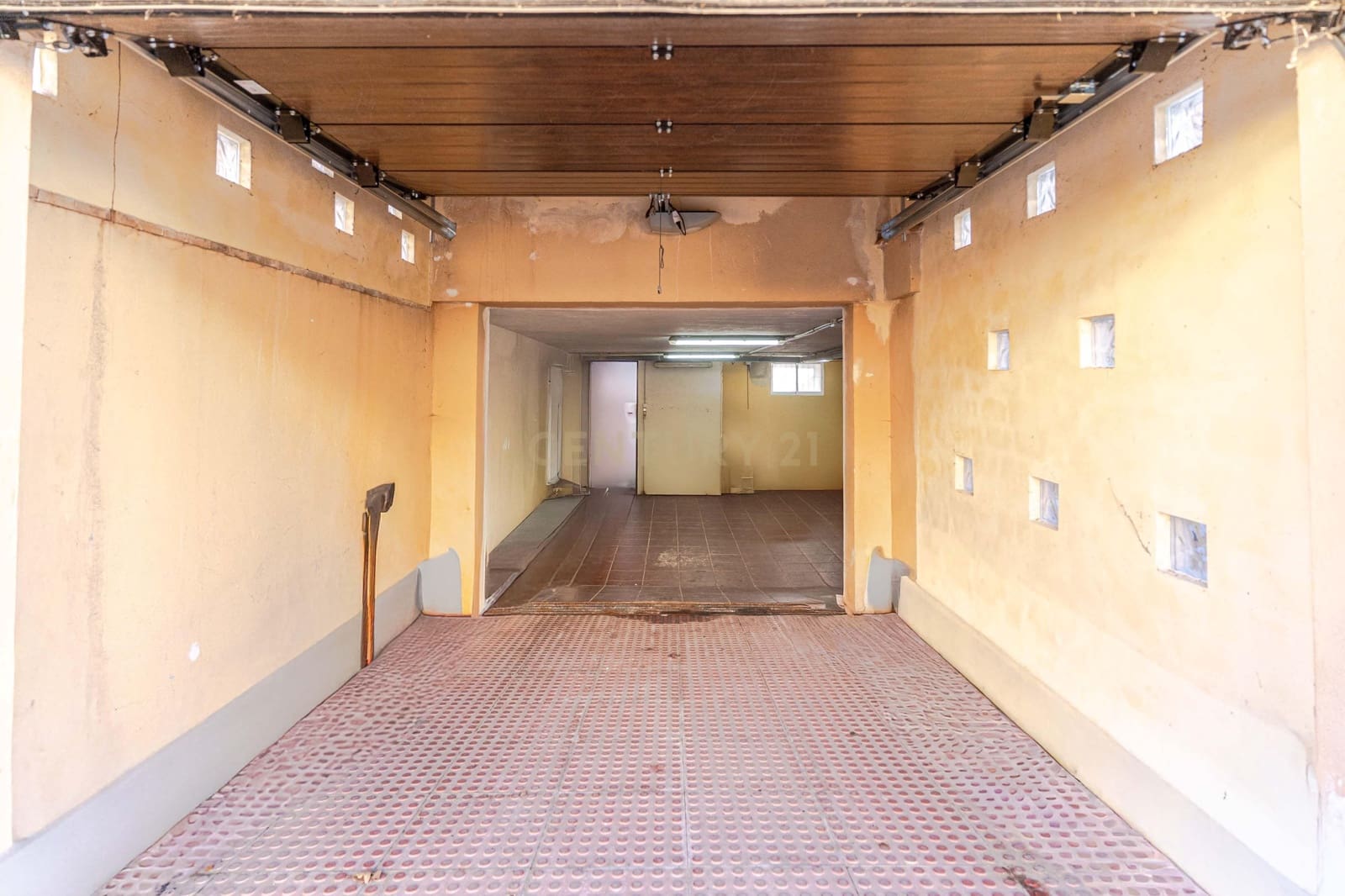 3 bedroom Townhouse for sale in Belicena with garage - € 219,000 (Ref: 9534824)