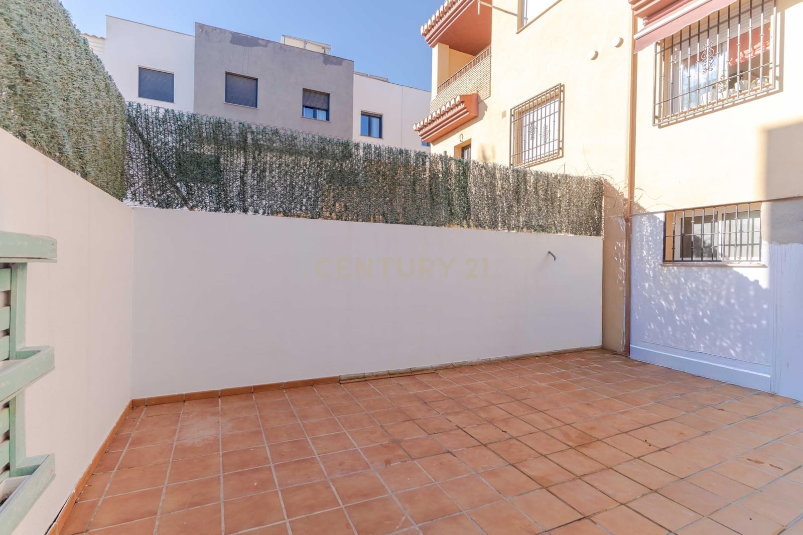 3 bedroom Townhouse for sale in Belicena with garage - € 219,000 (Ref: 9534824)