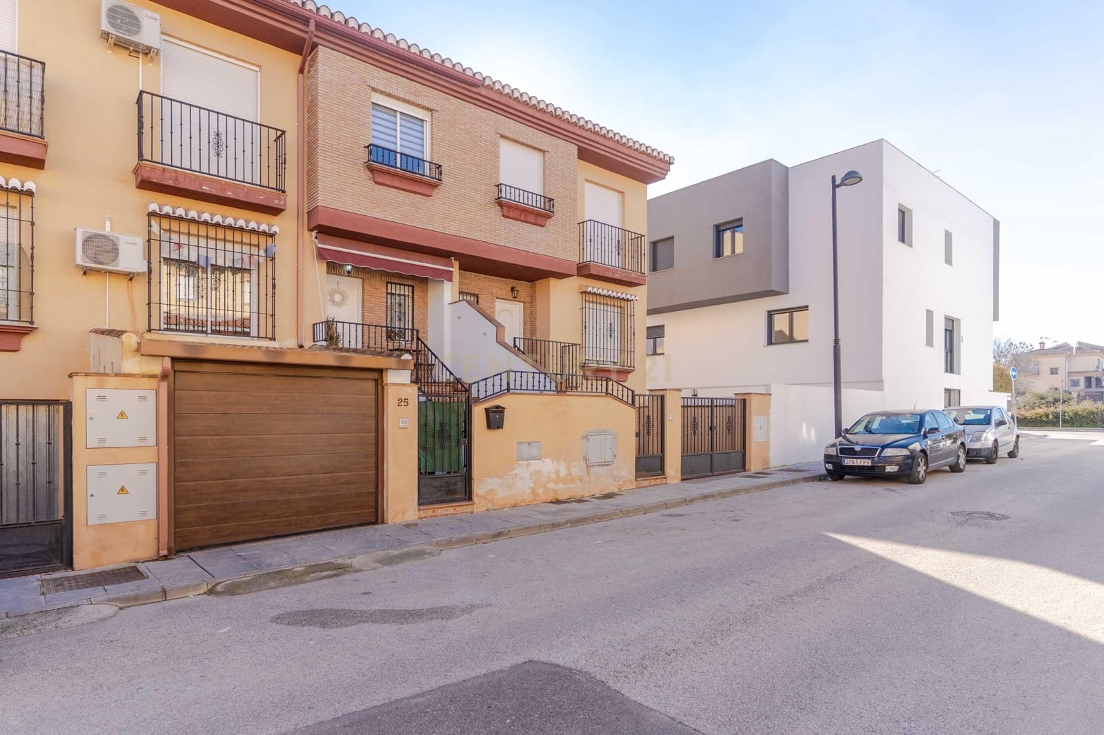 3 bedroom Townhouse for sale in Belicena with garage - € 219,000 (Ref: 9534824)