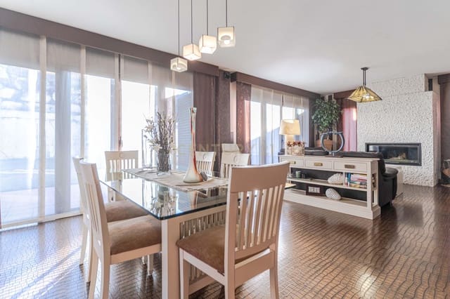 4 soveværelse Villa til salg i La Zubia med swimmingpool garage - € 435.000 (Ref: 9538914)