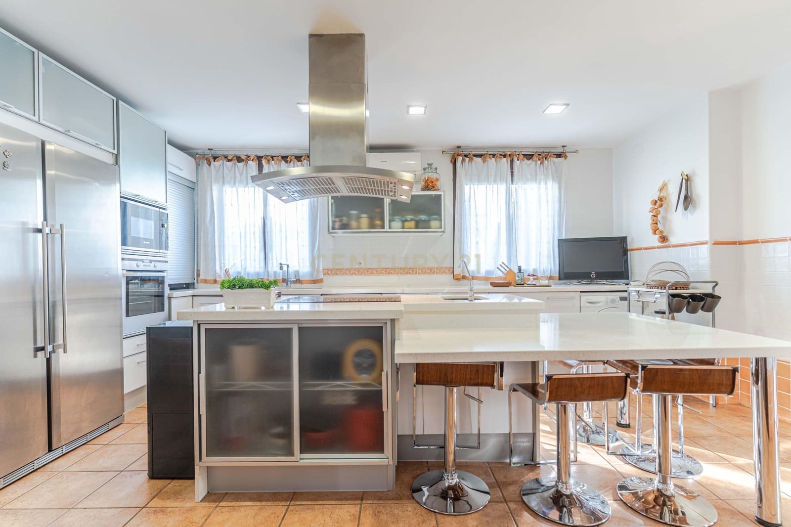 4 soveværelse Villa til salg i La Zubia med swimmingpool garage - € 435.000 (Ref: 9538914)