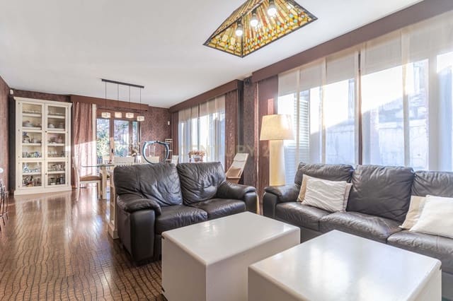 4 soveværelse Villa til salg i La Zubia med swimmingpool garage - € 435.000 (Ref: 9538914)