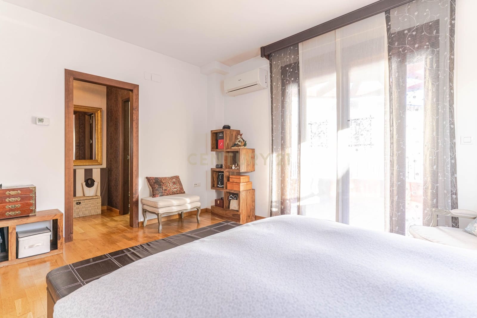 4 soveværelse Villa til salg i La Zubia med swimmingpool garage - € 435.000 (Ref: 9538914)