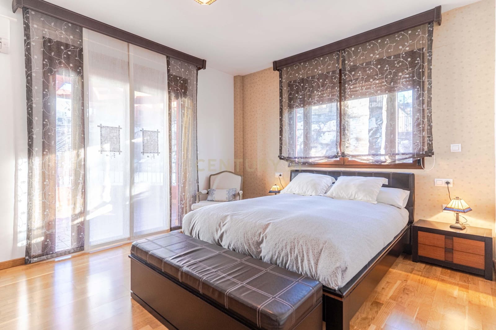 4 soveværelse Villa til salg i La Zubia med swimmingpool garage - € 435.000 (Ref: 9538914)