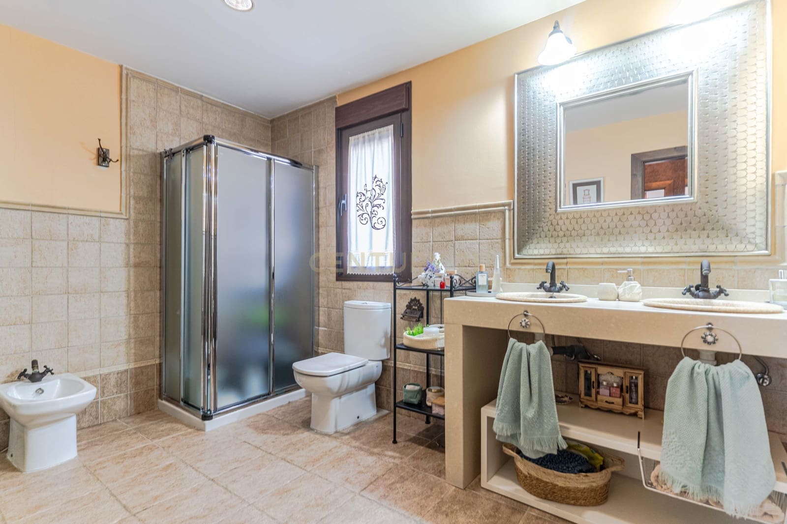 4 soveværelse Villa til salg i La Zubia med swimmingpool garage - € 435.000 (Ref: 9538914)