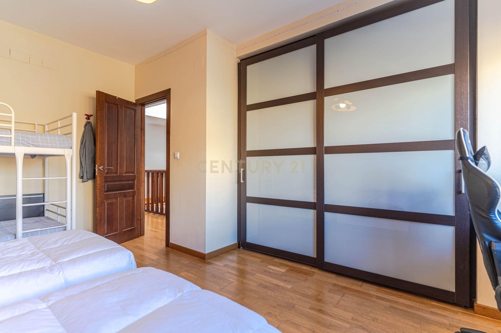 4 soveværelse Villa til salg i La Zubia med swimmingpool garage - € 435.000 (Ref: 9538914)