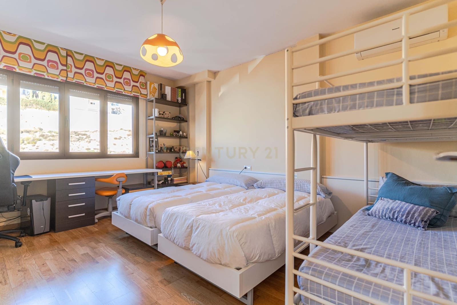 4 soveværelse Villa til salg i La Zubia med swimmingpool garage - € 435.000 (Ref: 9538914)