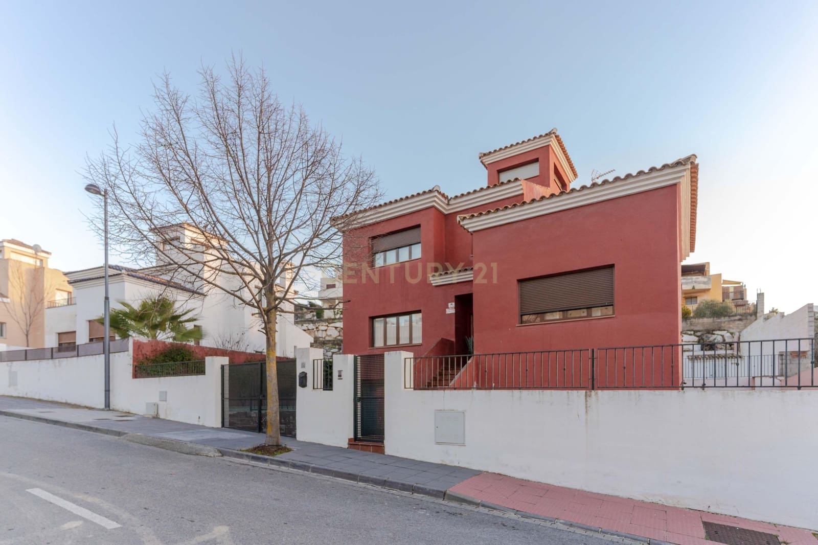 4 soveværelse Villa til salg i La Zubia med swimmingpool garage - € 435.000 (Ref: 9538914)