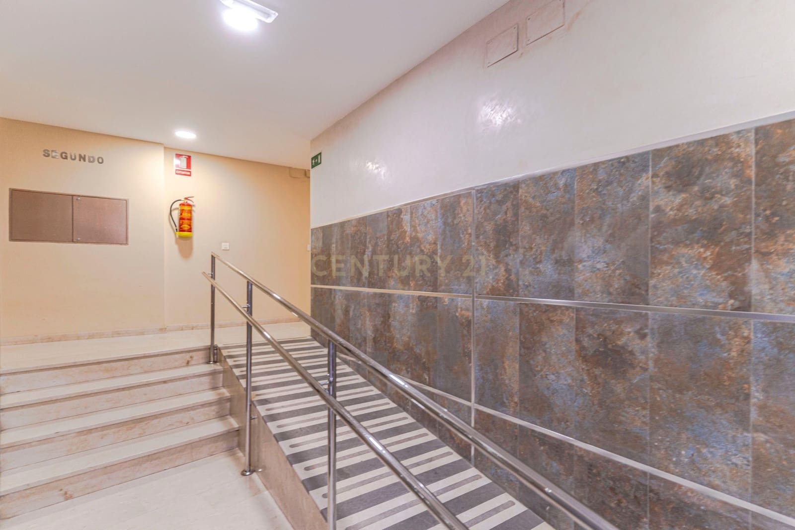 Kontor til salg i Monachil - € 49.000 (Ref: 9546988)